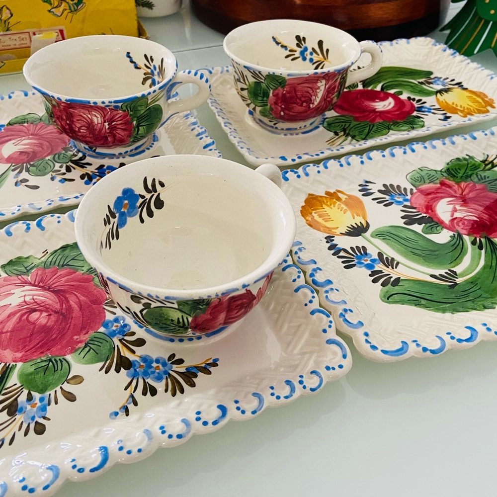 Gorgeous Antique Hand Painted Italian Mojolica Pottery Nove Rose Snack Plate Set